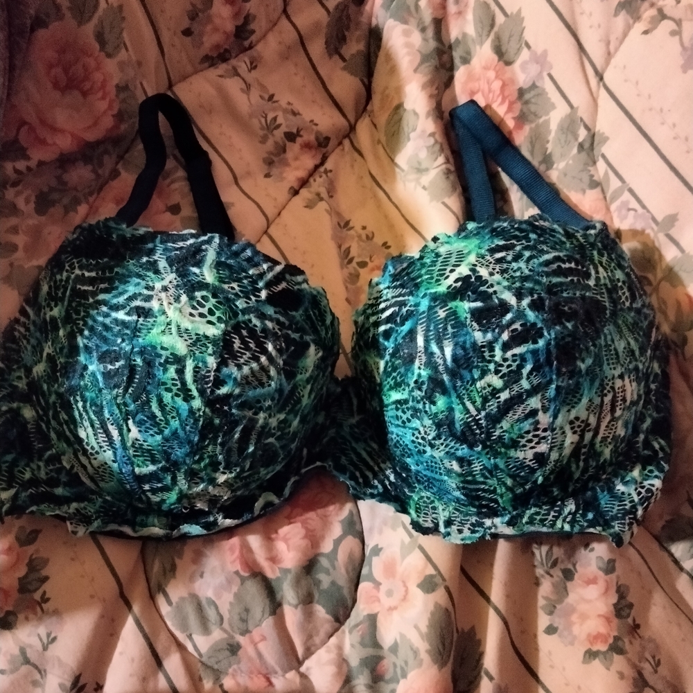 Victoria's Secret Bra - Picture 1 of 6